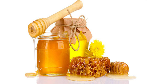 Cách trị vết thâm mụn tại nhà hiệu quả với mật ong.